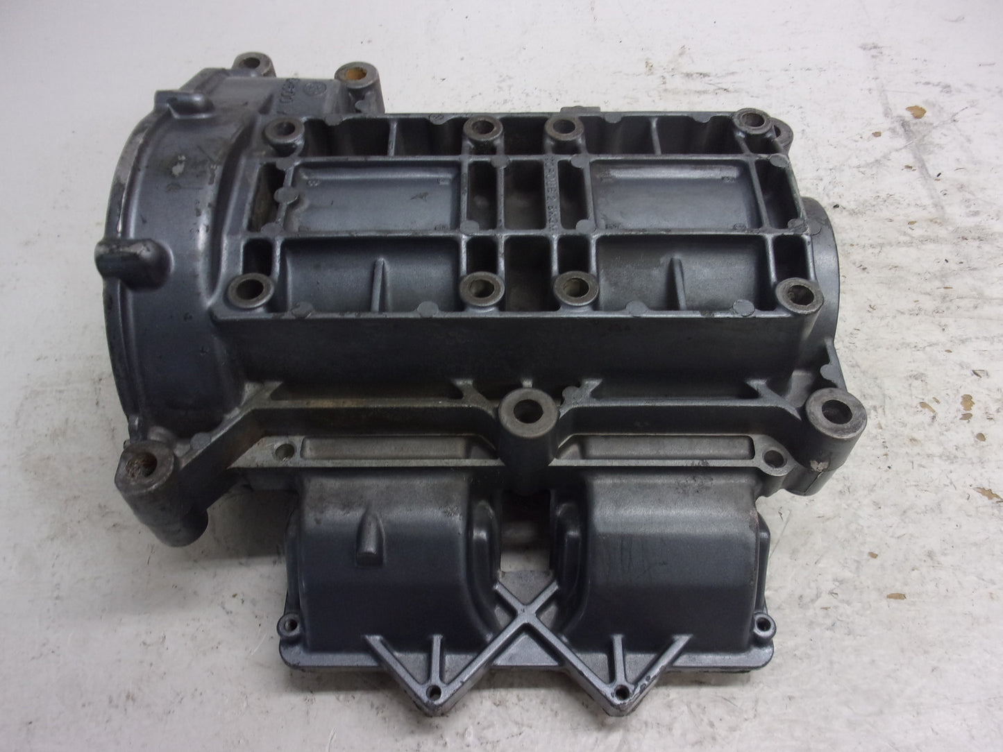 Yamaha Waverunner 1990-1996 VXR SuperJet WR3 650 OEM Crankcase # 6M6-15100-00-94