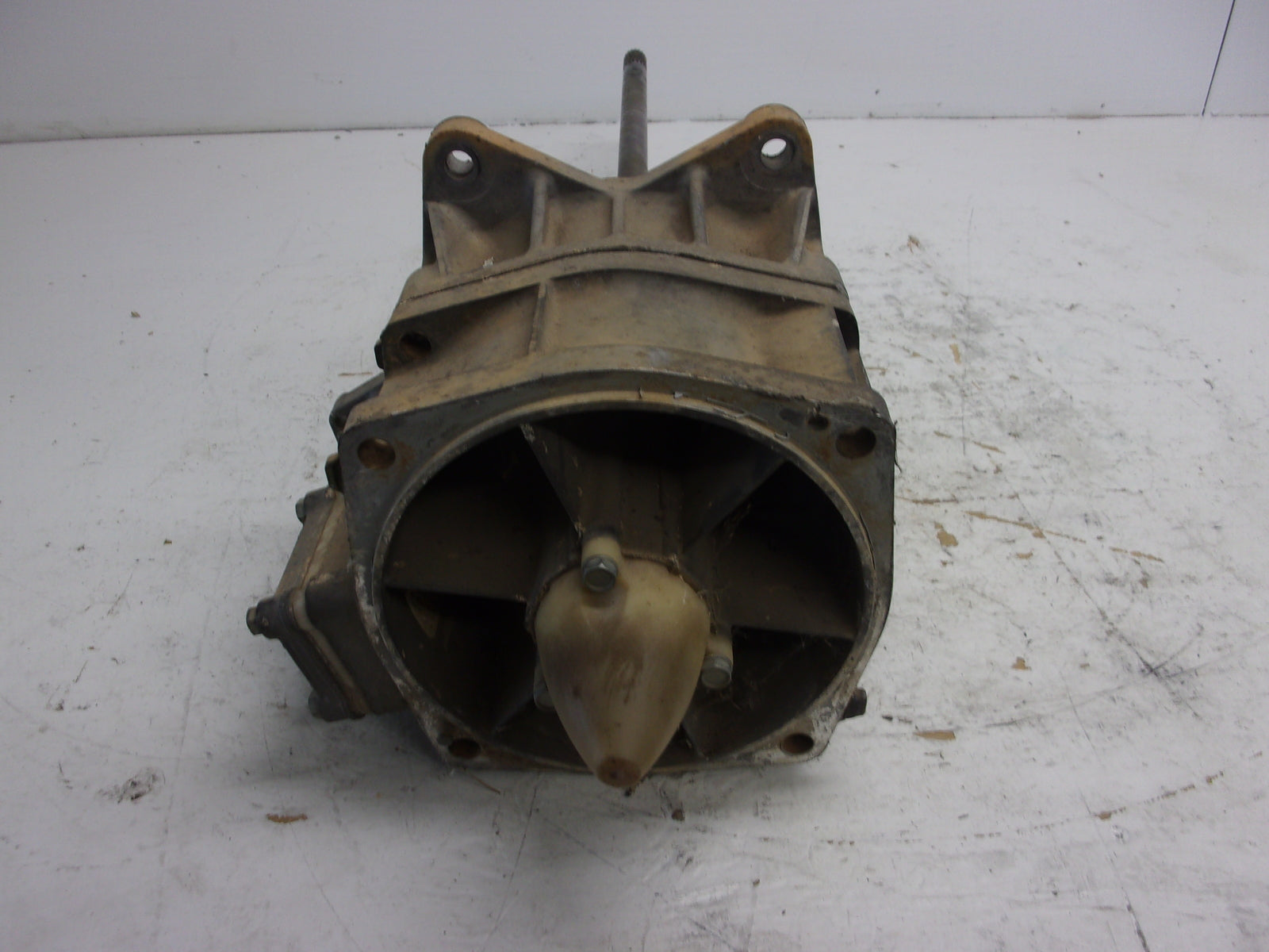Yamaha WaveRunner 1999-2001 XL GP1200 OEM Prop + Shaft + Housing 66V-R1321-00-00