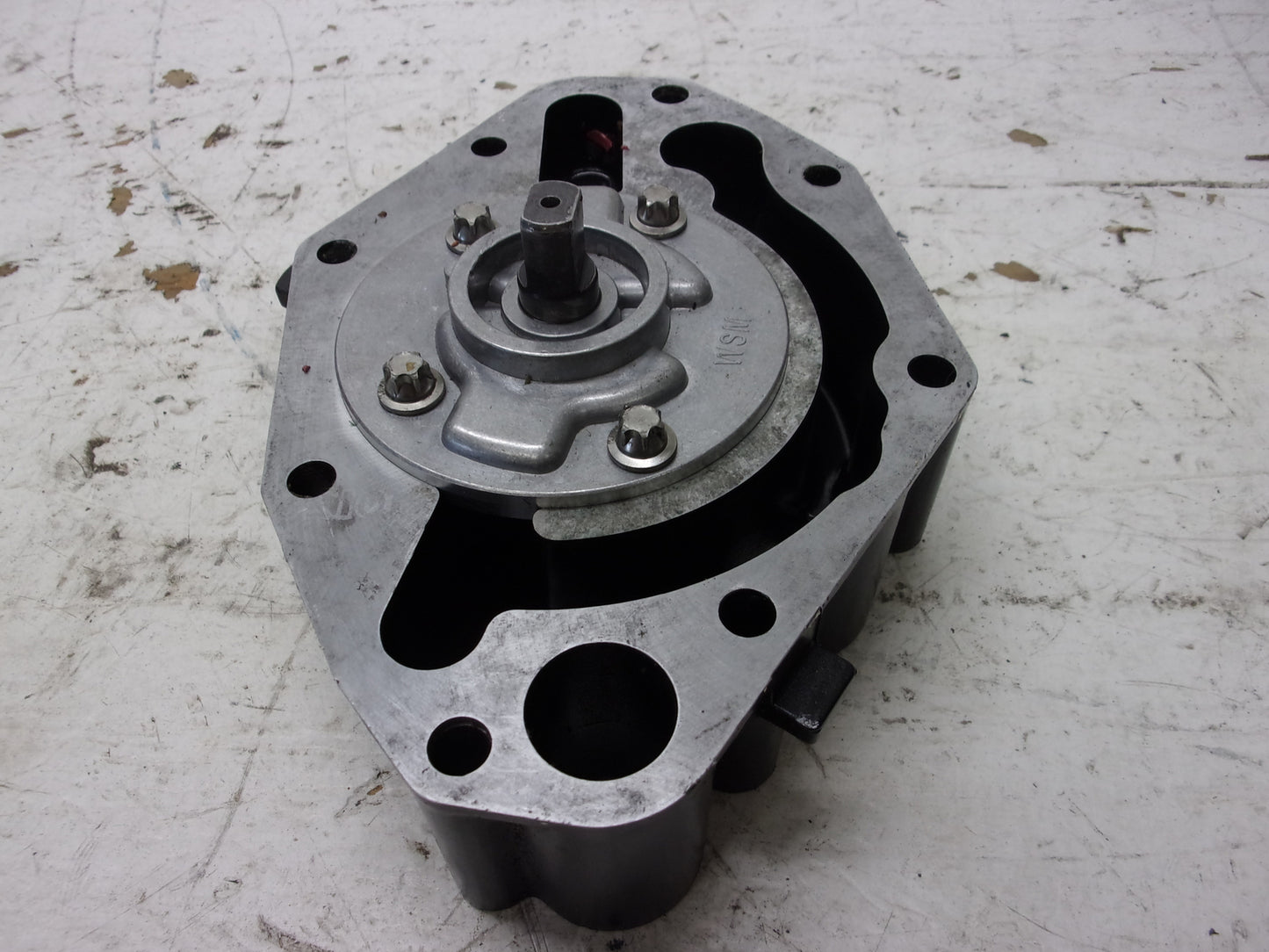 Sea Doo Bombardier 2002 GTX 4-Tec OEM Oil Pump & Housing + Hardware 290811840