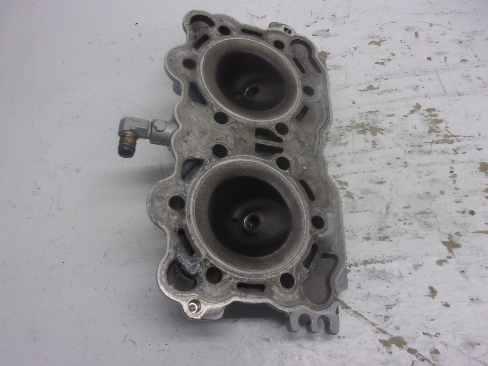 Sea Doo Bombardier PWC 2000-2002 GTX RX DI OEM Silver Cylinder Head # 290923586