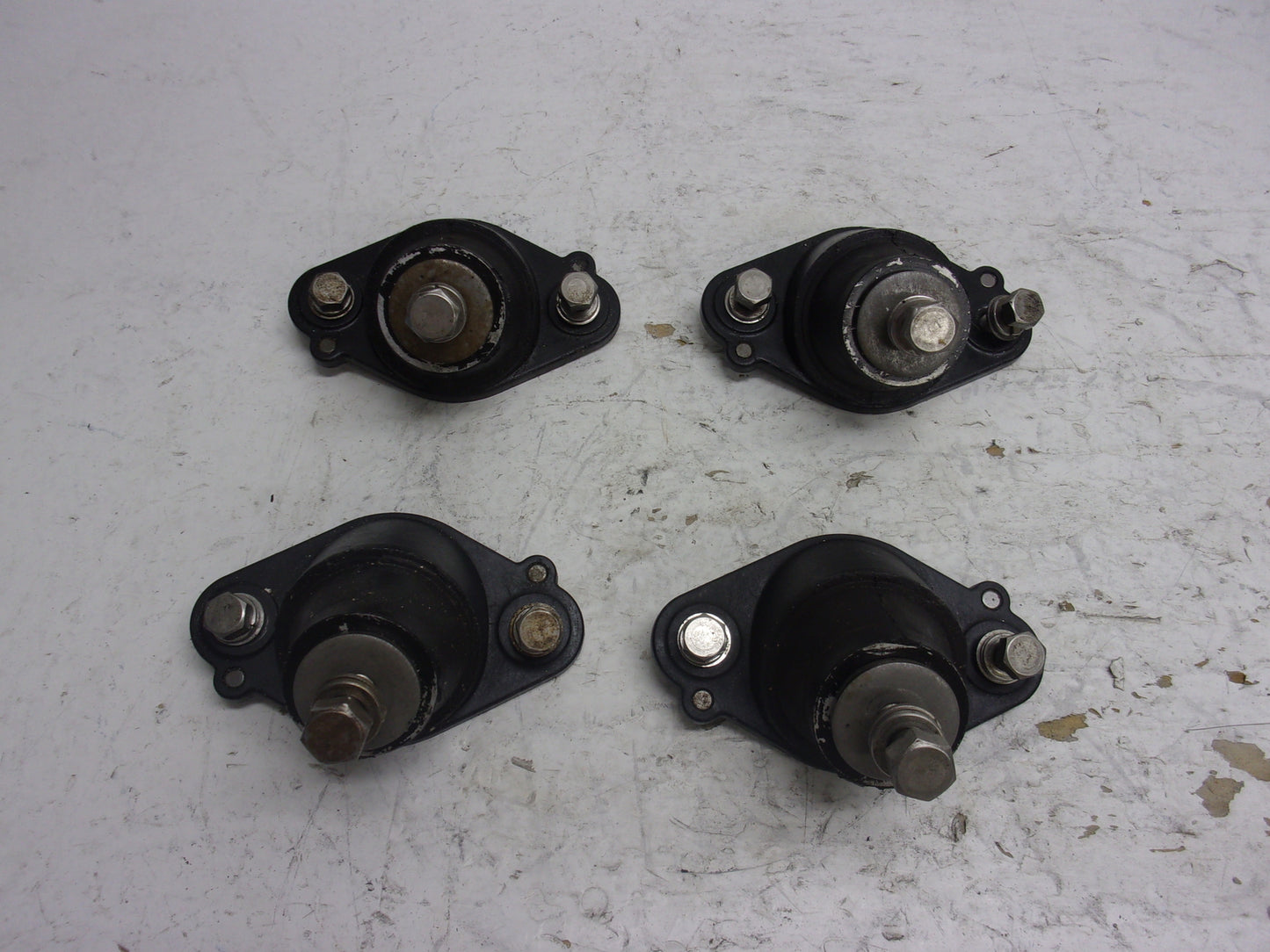 Kawasaki Jet Ski 1988-1990 TS 650SX X2 OEM Engine Damper Set Part# 92075-3724