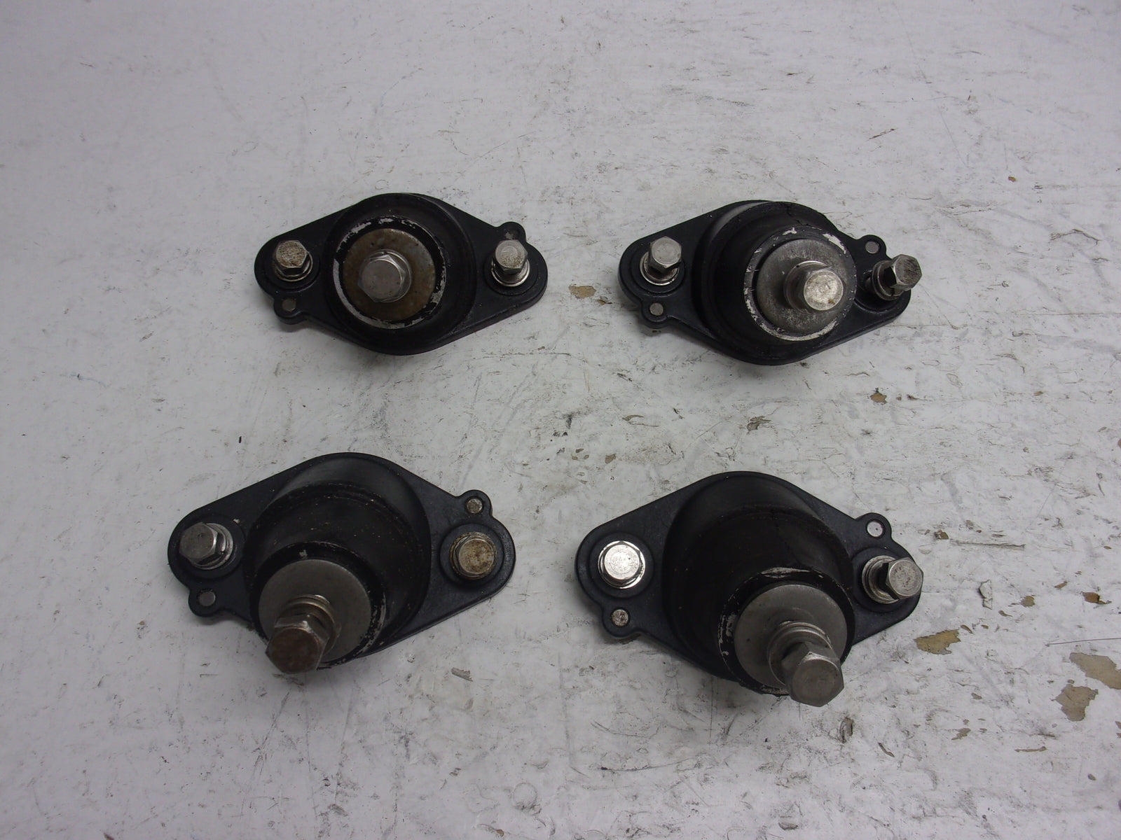 Kawasaki Jet Ski 1988-1990 TS 650SX X2 OEM Engine Damper Set Part# 92075-3724