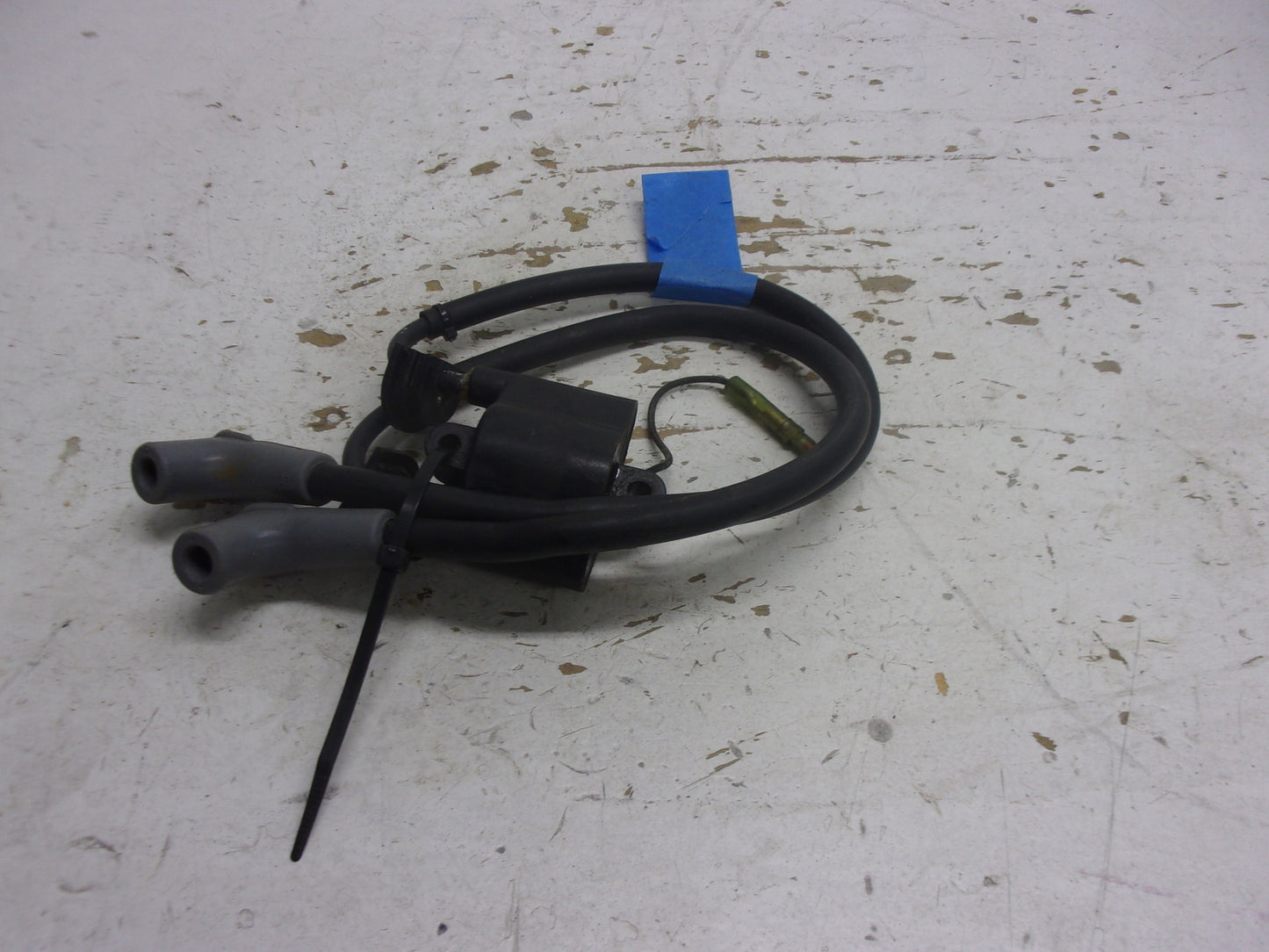 Yamaha WaveRunner 1995-1997 WR3 650/750 OEM Ignition Coil Part# 6R8-85570-10-00