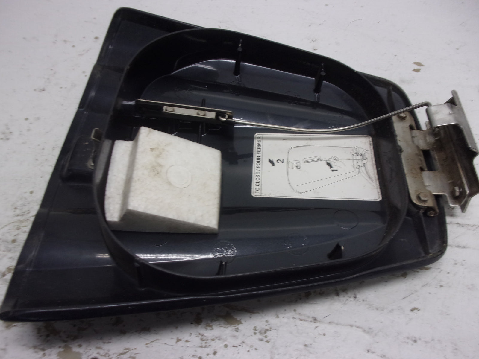 Kawasaki Jet Ski 1998 ZXI 1100 OEM Gray Hatch Cover Assembly Part 14090-3747-JR