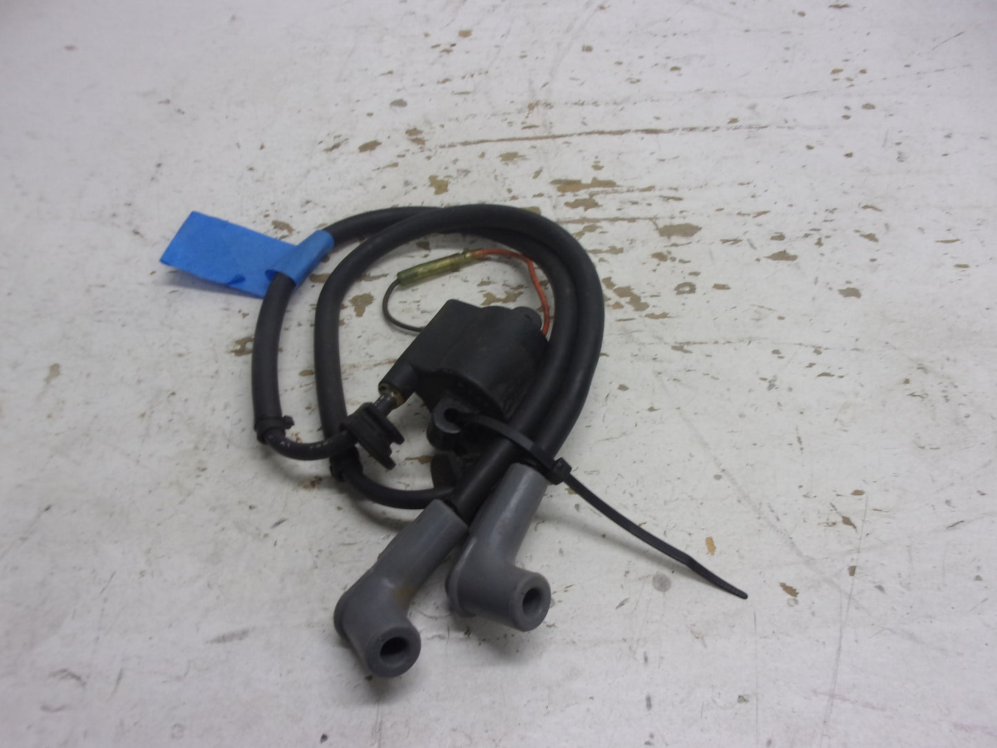 Yamaha WaveRunner 1995-1997 WR3 650/750 OEM Ignition Coil Part# 6R8-85570-10-00
