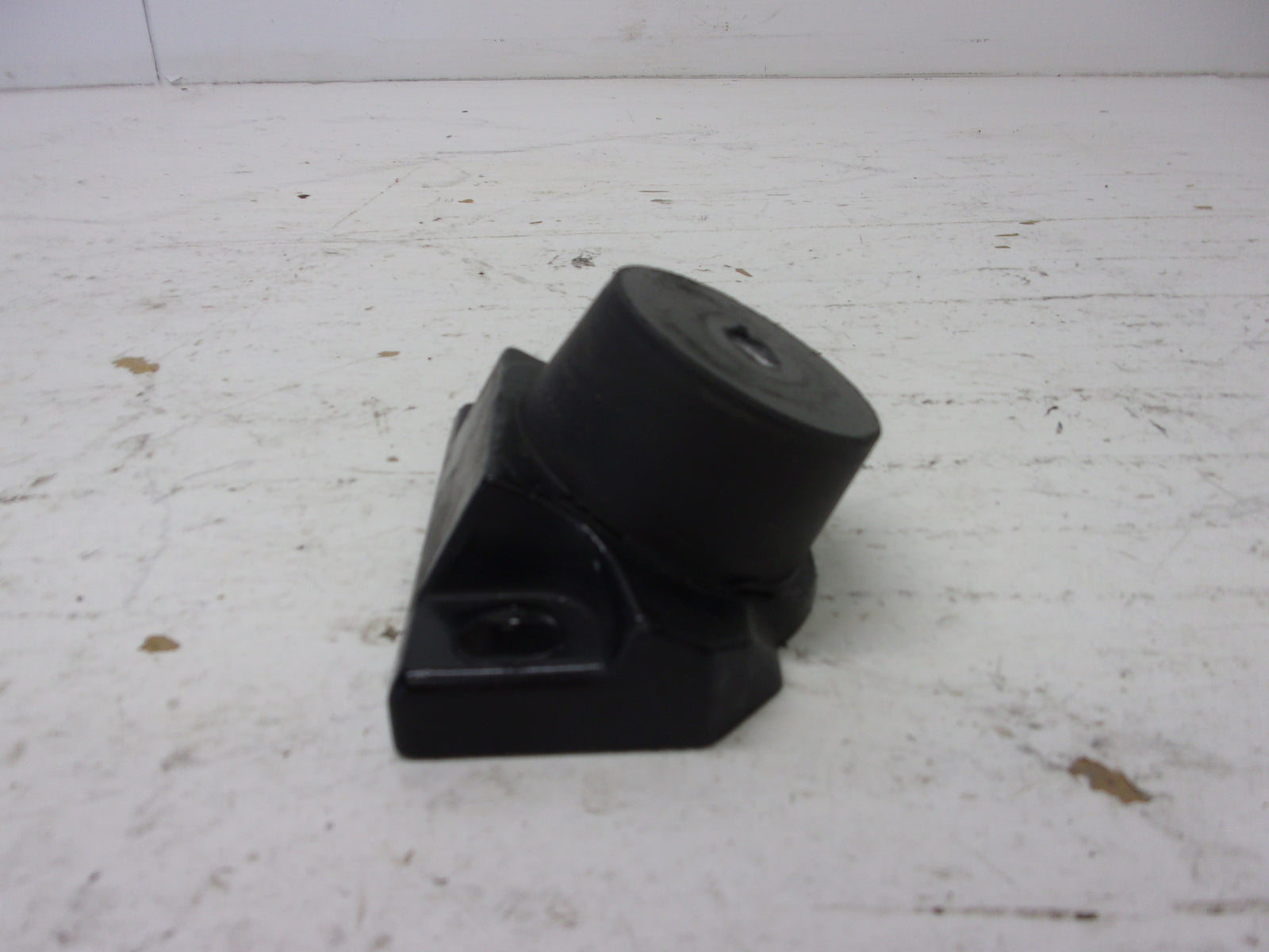 Sea Doo Bombardier 1998 GTX RFI OEM Engine Mount Set Part# 270000346