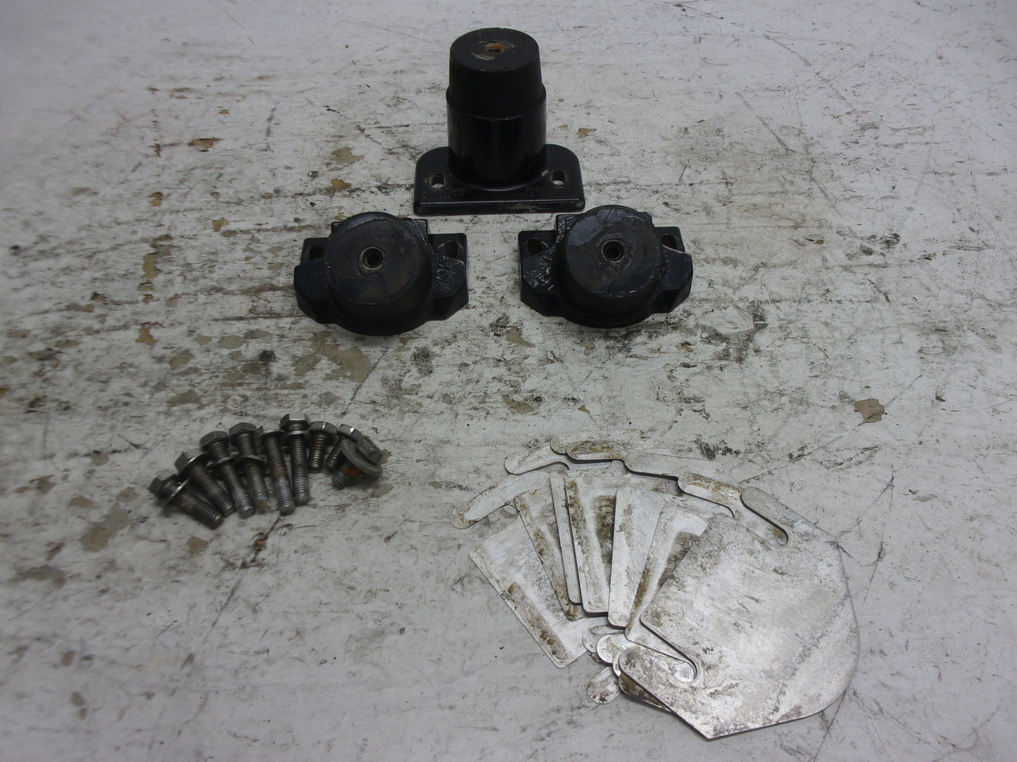 SeaDoo Bombardier 98-2003 GTX LRV RX SPX Complete Rubber Engine Mount 270000422