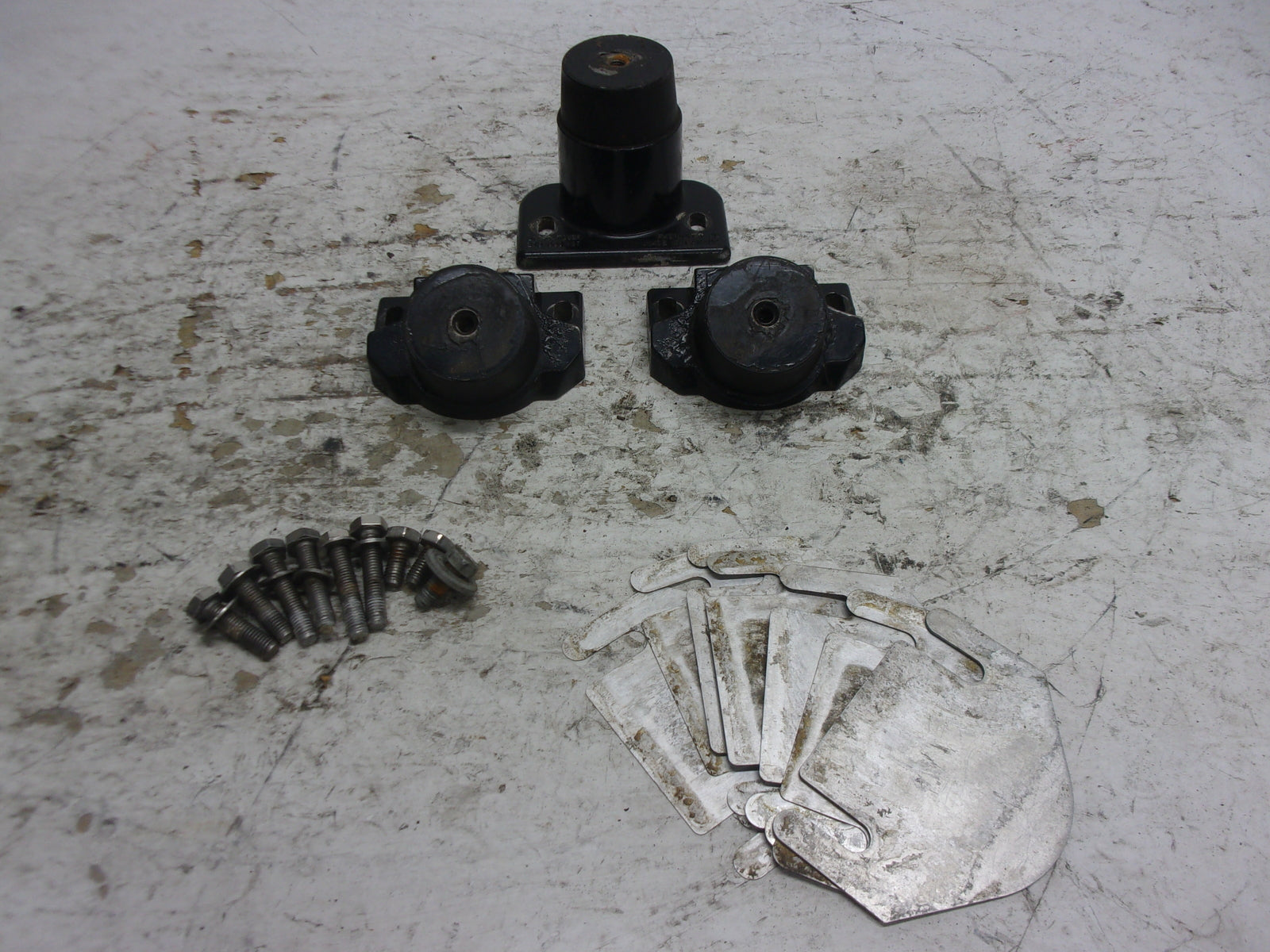 SeaDoo Bombardier 98-2003 GTX LRV RX SPX Complete Rubber Engine Mount 270000422