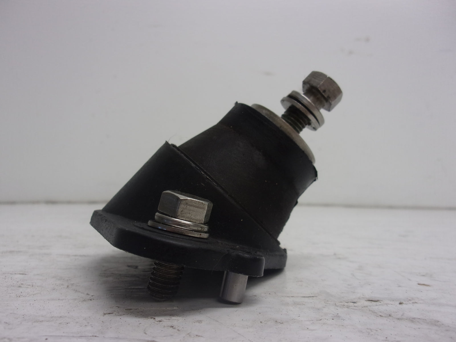 Kawasaki Jet Ski 1988-1990 TS 650SX X2 OEM Engine Damper Set Part# 92075-3724