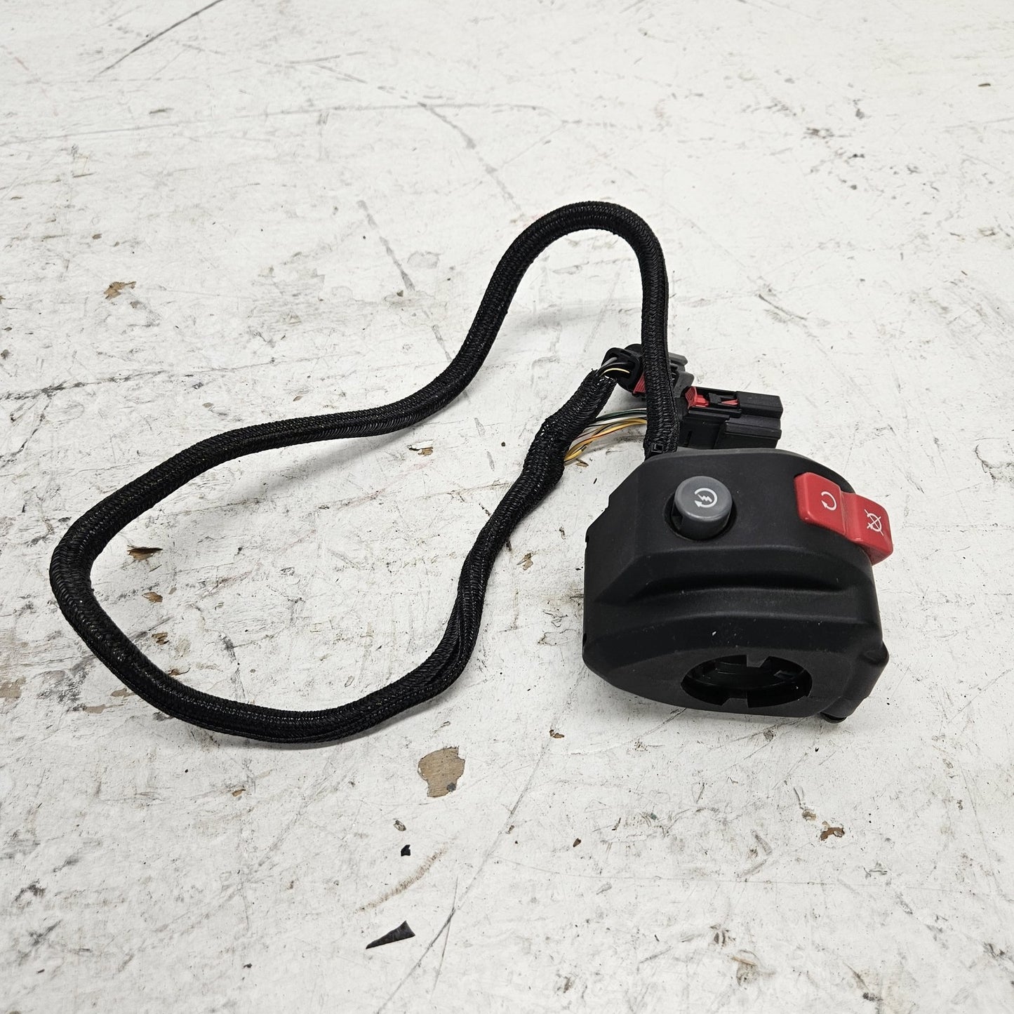 Can-Am Roadster 2019-2020 Ryker OEM Right Handlebar Switch + Grip Part 710005275