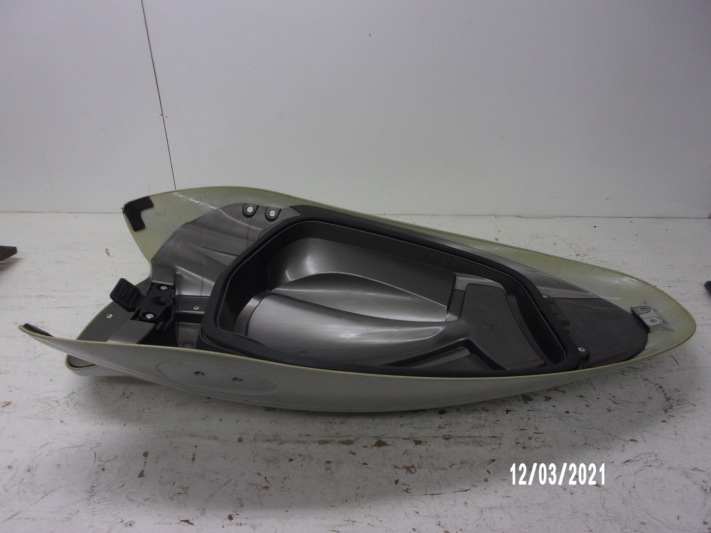 Yamaha WaveRunner PWC 2001 XL1200 OEM Silver Front Storage Cover F0V-U517B-00-P0