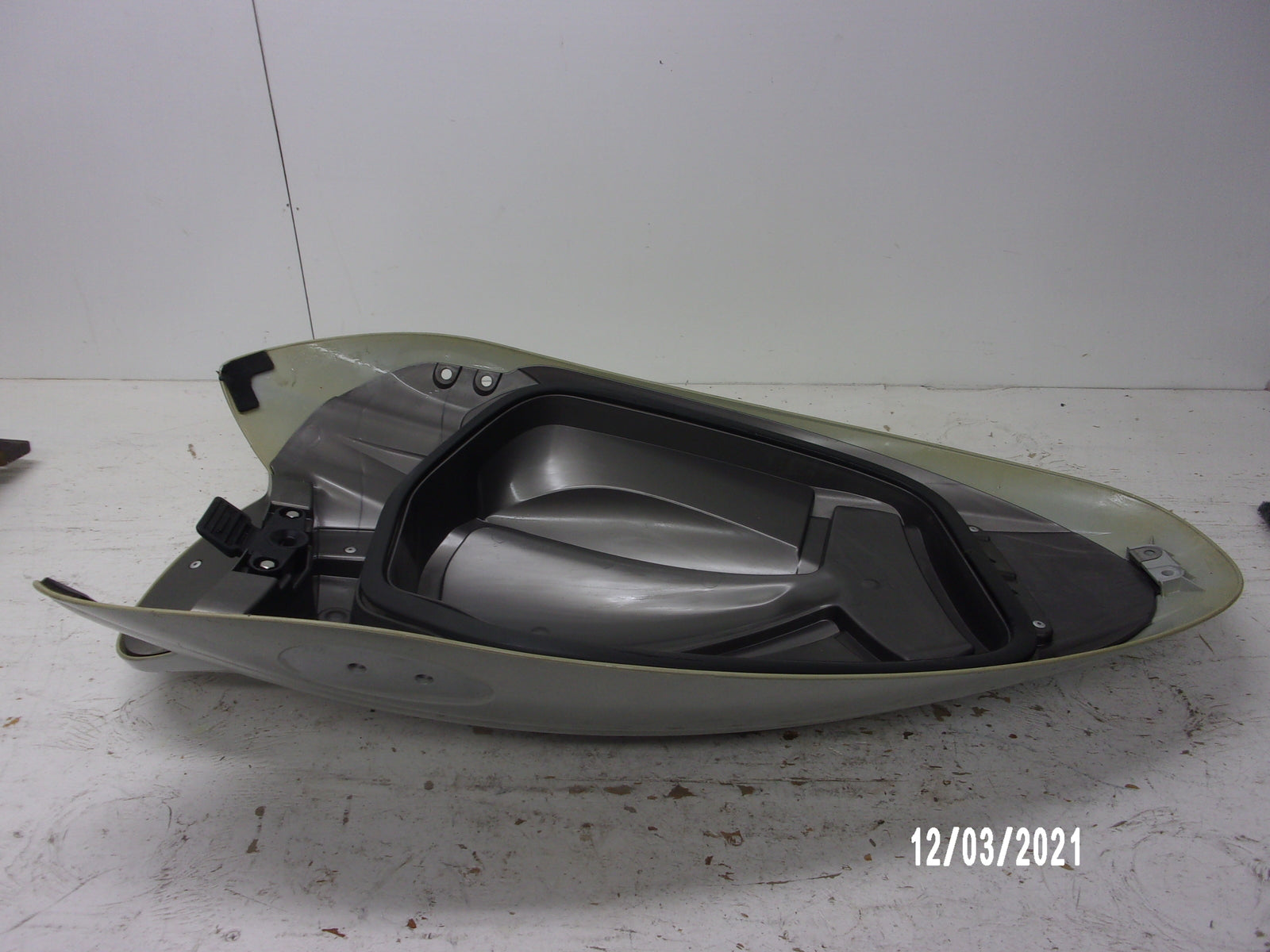 Yamaha WaveRunner PWC 2001 XL1200 OEM Silver Front Storage Cover F0V-U517B-00-P0