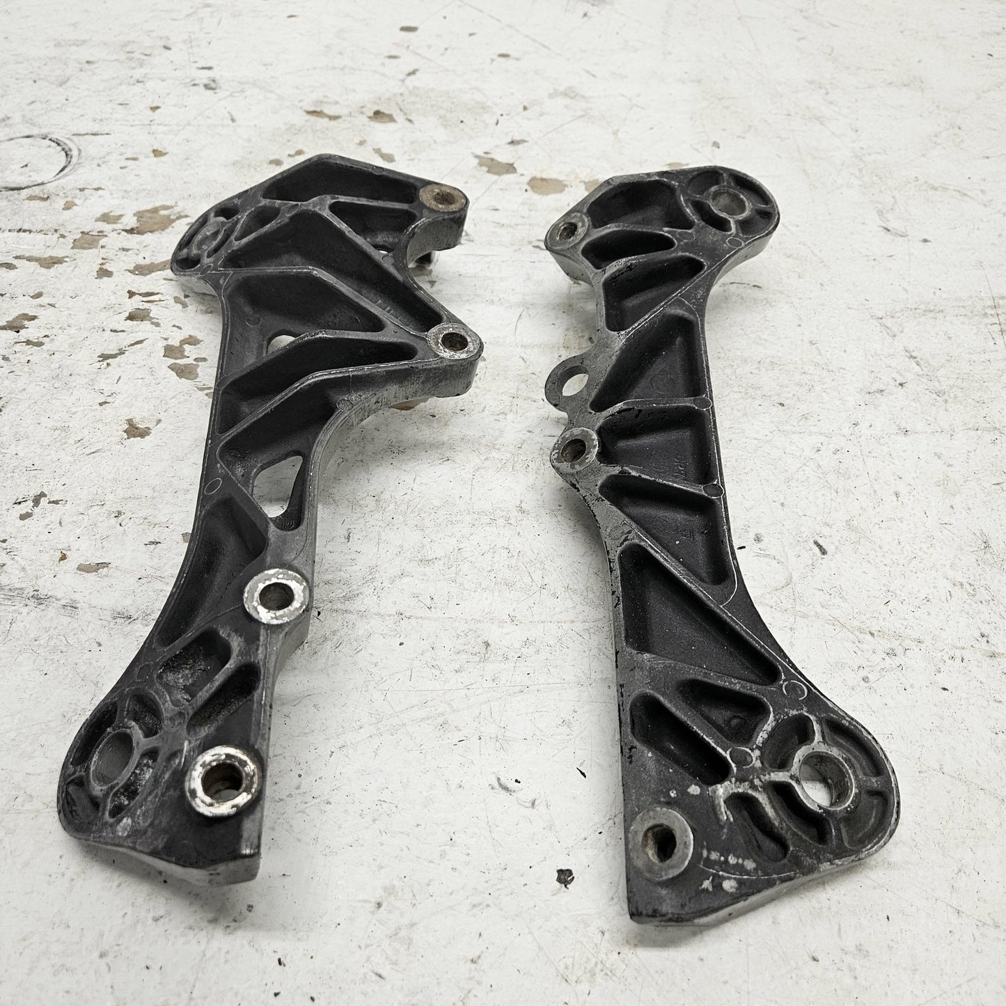 Yamaha WaveRunner 1998-2020 XL SJ GP Engine Bracket Set Part# 6R7-21415-01-94